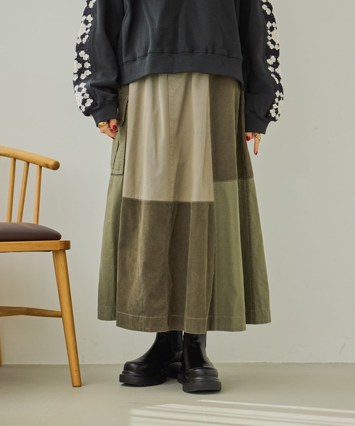 niko and...（ニコアンド）の「リメイクライクフレアスカート（スカート・レディース・アイボリー/カーキ/チャコール・FREE）」の12枚目の写真