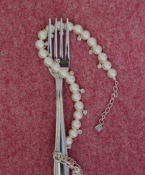 Ameri（アメリ）の「UND NICKEL FREE FAKE PEARL DOCKING CHAIN NECKLACE（ネックレス・レディース・シルバー・FREE）」の2枚目の写真