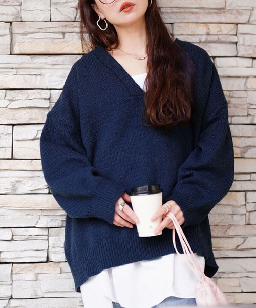 GOLDJAPAN(ゴールドジャパン)の「リブ編み切り替え深Vネックニット【大きいサイズ対応】(ニット/セーター・レディース・グレー/ブラウン/ネイビー・LL/3L/4L/5L)」の1枚目の写真