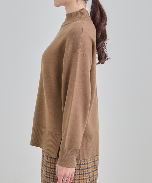 SHOO・LA・RUE（シューラルー）の「【洗濯機可/S-LL】もちもちハイネックニット（ニット/セーター・レディース・ブラック/ブラウン系/ブルー系その他/オレンジ/イエロー/オフホワイト・01/04/02/03）」の11枚目の写真