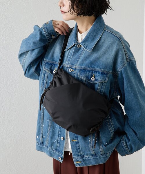 ear PAPILLONNER（イアパピヨネ）の「《撥水/超軽量300g》ドロストショルダーバッグ（ショルダーバッグ・レディース・ブラック/カーキ/サックスブルー・FREE）」の2枚目の写真