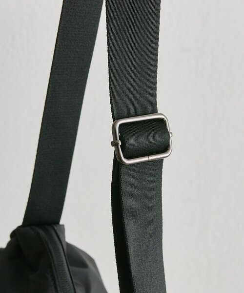 ear PAPILLONNER（イアパピヨネ）の「《撥水/超軽量300g》ドロストショルダーバッグ（ショルダーバッグ・レディース・ブラック/カーキ/サックスブルー・FREE）」の10枚目の写真