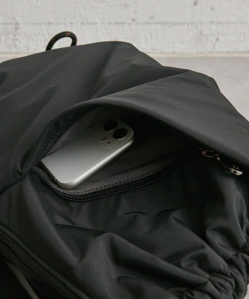 ear PAPILLONNER（イアパピヨネ）の「《撥水/超軽量300g》ドロストショルダーバッグ（ショルダーバッグ・レディース・ブラック/カーキ/サックスブルー・FREE）」の11枚目の写真