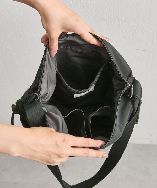 ear PAPILLONNER（イアパピヨネ）の「《撥水/超軽量300g》ドロストショルダーバッグ（ショルダーバッグ・レディース・ブラック/カーキ/サックスブルー・FREE）」の12枚目の写真