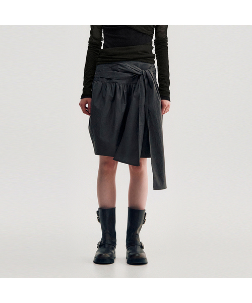 KIMZISU(キムジス)の「Pleated Tie Volume Skirt _ GREY(スカート・レディース・グレー系・SMALL/MEDIUM/LARGE)」の1枚目の写真
