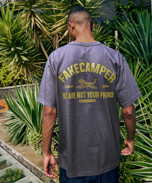 FAKE CAMPER（フェイクキャンパー）の「ピグメントタイガーオリジナルヴィンテージ半袖Tシャツ[ライトチャコール]（Tシャツ/カットソー・メンズ・チャコール・SMALL/MEDIUM/LARGE/X-LARGE）」の4枚目の写真