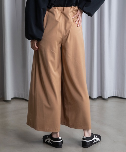 MARECHAL TERRE(マルシャルテル)の「セミワイドギャザーパンツ(その他パンツ・レディース・キャメル/ネイビー/アイボリー/ブラック/グレー・MEDIUM/LARGE)」の9枚目の写真