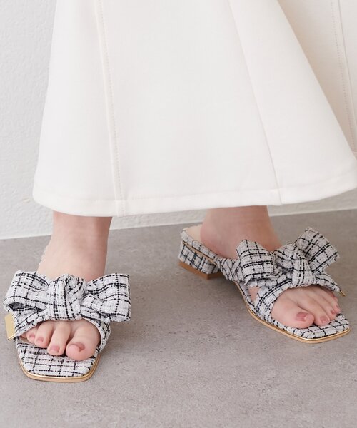 natural couture（ナチュラルクチュール）の「リボンサンダル（サンダル・レディース・ブラック/その他1/シルバー・MEDIUM/LARGE）」の4枚目の写真