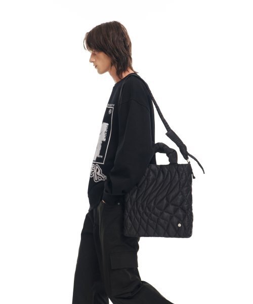 ADDOFF(アドオフ)の「SHATTERED GRAPHIC SWEAT BLACK(スウェット・レディース・その他・LARGE/SMALL/MEDIUM)」の6枚目の写真