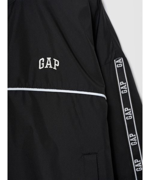 GAP（ギャップ）の「リラックスフィット ウィンドブレーカージャケット (キッズ)（その他アウター・キッズ・ブラック・140cm/130cm/110cm/120cm/150cm/160cm）」の3枚目の写真