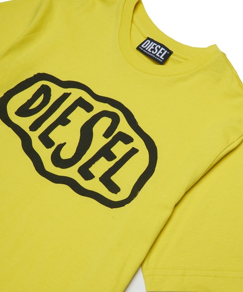 DIESEL KIDS(ディーゼルキッズ)の「DIESEL(ディーゼル)Kids & Junior ブランドロゴ半袖Tシャツカットソー(Tシャツ/カットソー・キッズ・ブラック/レッド/ホワイト/ネイビー/イエロー・16Y/14Y/12Y/10Y/8Y/6Y/4Y)」の13枚目の写真