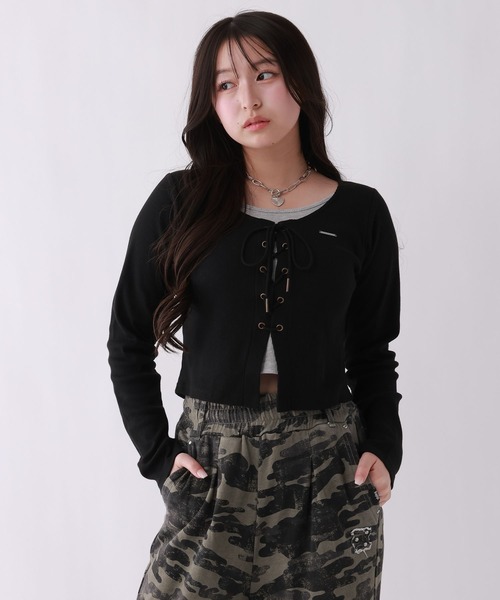 repipi armario(レピピ アルマリオ)の「レースアップTee(Tシャツ/カットソー・キッズ・オフホワイト/グレー/ブラック・SMALL/MEDIUM/LARGE)」の2枚目の写真