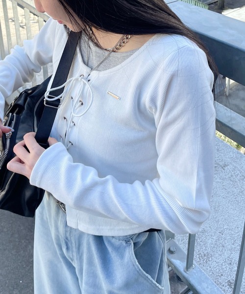 repipi armario(レピピ アルマリオ)の「レースアップTee(Tシャツ/カットソー・キッズ・オフホワイト/グレー/ブラック・SMALL/MEDIUM/LARGE)」の5枚目の写真
