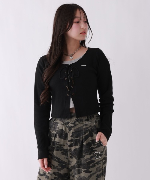 repipi armario(レピピ アルマリオ)の「レースアップTee(Tシャツ/カットソー・キッズ・オフホワイト/グレー/ブラック・SMALL/MEDIUM/LARGE)」の10枚目の写真