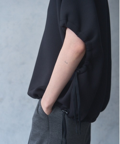 Muel Chic(ミュエルシック)の「Luka CS ルカカットソー(Tシャツ/カットソー・レディース・オフホワイト/ブラック/マルーン・FREE)」の18枚目の写真