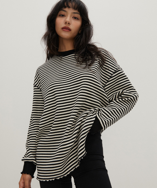 RAVEROUS(レイバーロス)の「ルーズフィットインターロックTシャツブラック(Tシャツ/カットソー・レディース・その他・1)」の1枚目の写真