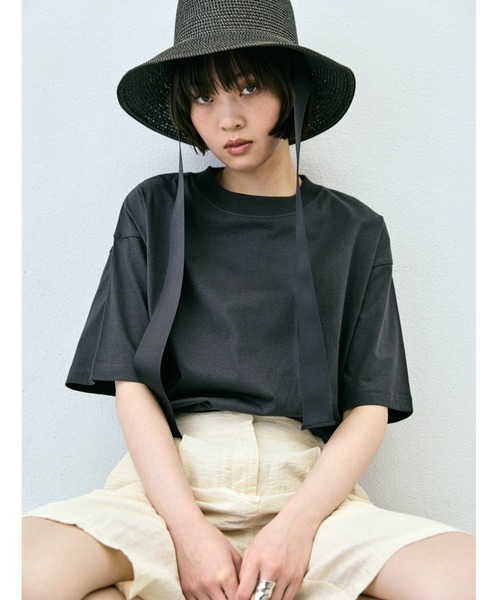 AIC.（エーアイシー）の「汗染み防止加工オーバーサイズTシャツ（Tシャツ/カットソー・レディース・グレー/オフホワイト/ライトブラック/ブラウン/ピンク・FREE）」の2枚目の写真