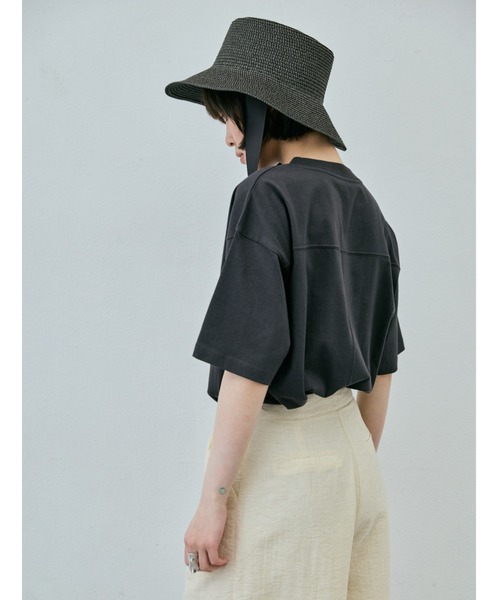 AIC.（エーアイシー）の「汗染み防止加工オーバーサイズTシャツ（Tシャツ/カットソー・レディース・グレー/オフホワイト/ライトブラック/ブラウン/ピンク・FREE）」の22枚目の写真