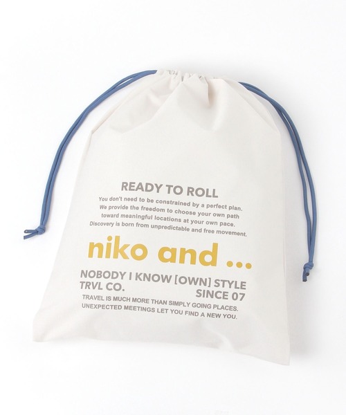 niko and...（ニコアンド）の「ニコロゴトラベル巾着/Ｍサイズ（トラベルグッズ・レディース・ブラック/アイボリー/ブルー・XX-SMALL）」の9枚目の写真