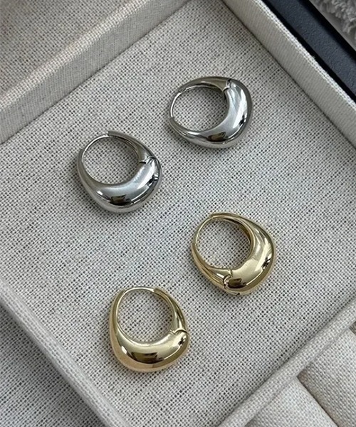 VIBGYOR(ヴィブジョー)の「ボリューム フープピアス / シルバー・ゴールド 2カラー展開 両耳用(DAY)(ピアス(両耳用)・レディース・シルバー/ゴールド・FREE)」の8枚目の写真