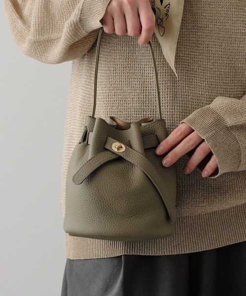 ZAKKA-BOX(ザッカボックス)の「リアルレザーキンチャクポシェット(ショルダーバッグ・レディース・ブラック/グレー系その他・FREE)」の2枚目の写真