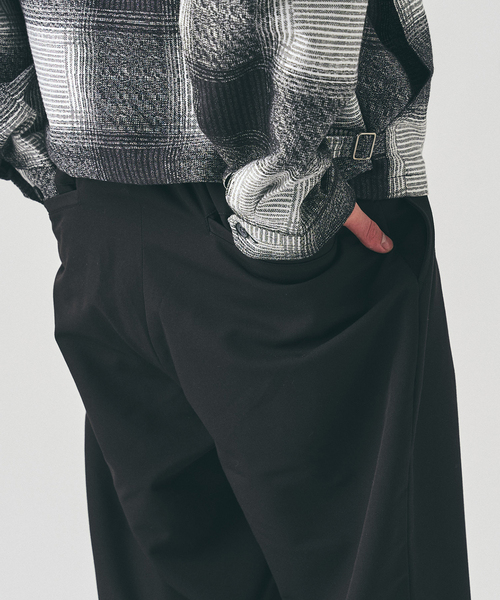 417 EDIFICE(フォーワンセブンエディフィス)の「TR ワイドイージーパンツ(スラックス・メンズ・ブラック/チャコールグレー/グレー/ベージュ/ベージュ系その他・SMALL/MEDIUM/LARGE)」の16枚目の写真