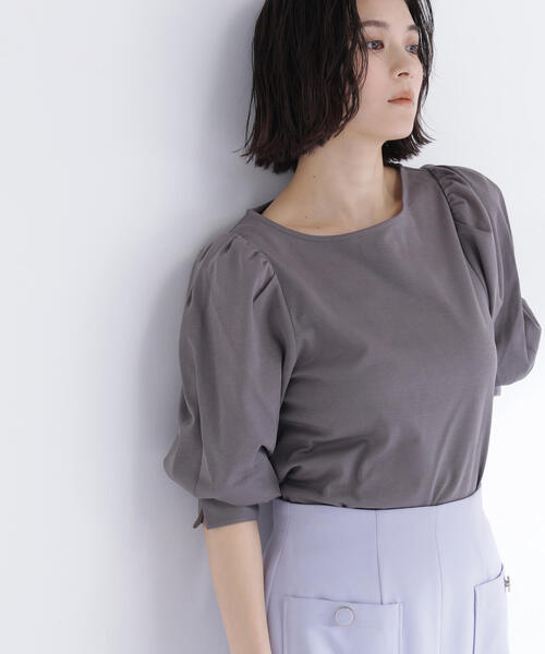 NATURAL BEAUTY BASIC(ナチュラルビューティーベーシック)の「◇パフスリーブカットソートップス(Tシャツ/カットソー・レディース・ラベンダー/チャコールグレー/オフホワイト・FREE)」の4枚目の写真