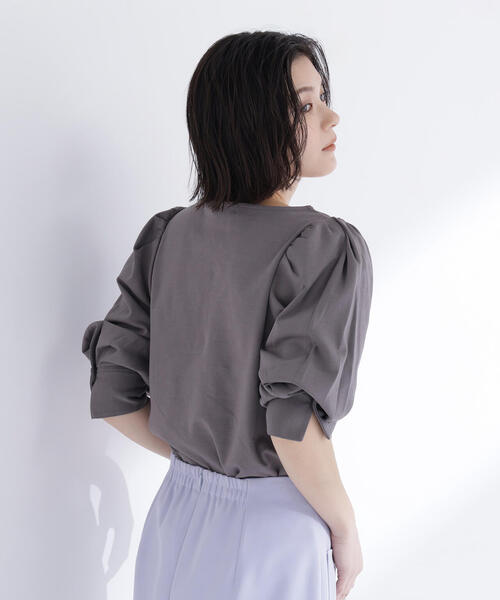 NATURAL BEAUTY BASIC(ナチュラルビューティーベーシック)の「◇パフスリーブカットソートップス(Tシャツ/カットソー・レディース・ラベンダー/チャコールグレー/オフホワイト・FREE)」の8枚目の写真