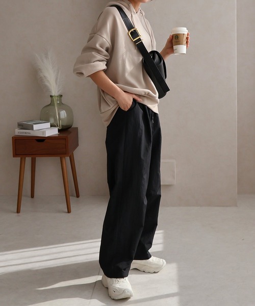 Social GIRL(ソーシャルガール)の「《Social GIRL》ナイロンカーブパンツ(その他パンツ・レディース・ブラック・M)」の8枚目の写真