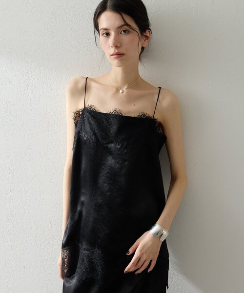 Whim Gazette(ウィムガゼット)の「サテンレースキャミソール(キャミソール・レディース・ブラック/アイボリー・FREE)」の2枚目の写真