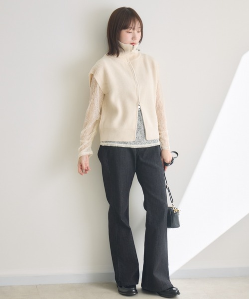 RU.TI.LE(ルチル)の「【RU.TI.LE】袖シャーリングレーストップス(Tシャツ/カットソー・レディース・アイボリー/グレイッシュベージュ/ブラック・MEDIUM)」の17枚目の写真