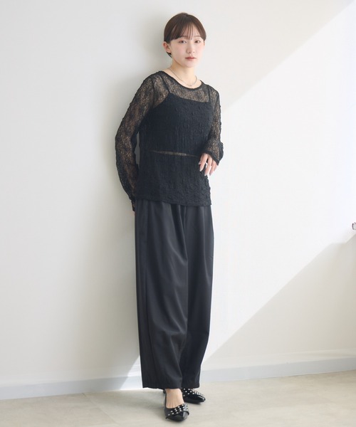 RU.TI.LE(ルチル)の「【RU.TI.LE】袖シャーリングレーストップス(Tシャツ/カットソー・レディース・アイボリー/グレイッシュベージュ/ブラック・MEDIUM)」の4枚目の写真