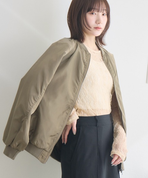 RU.TI.LE(ルチル)の「【RU.TI.LE】袖シャーリングレーストップス(Tシャツ/カットソー・レディース・アイボリー/グレイッシュベージュ/ブラック・MEDIUM)」の22枚目の写真