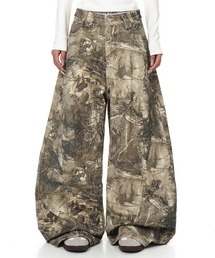 Evo+Revo（エボレボ）の「”カモなのに目立つカモ” リアルツリー迷彩カモフラ/ワイドバギー/バレルパンツ（デニムパンツ）」