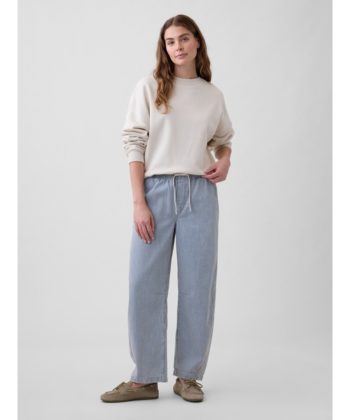 GAP(ギャップ)の「ミッドライズ スーパーソフト ストライプ プルオン バレルデニム(デニムパンツ・レディース・ブルー・XS/XXS/L/M/S)」の2枚目の写真