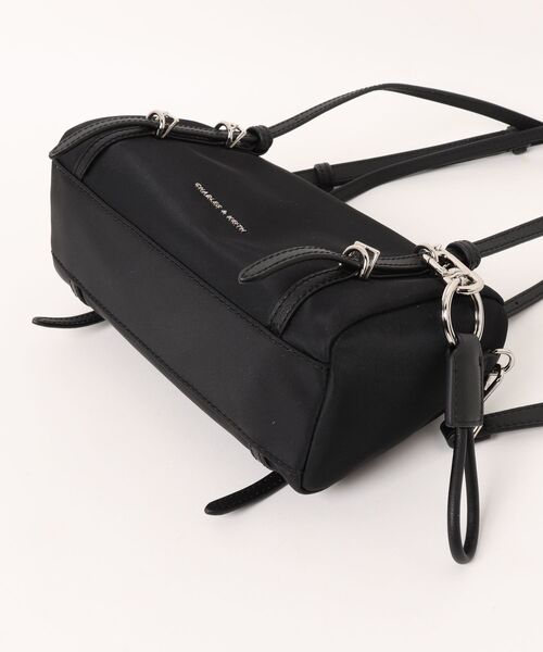 CHARLES & KEITH（チャールズ & キース）の「Levyミニレヴィーナイロン