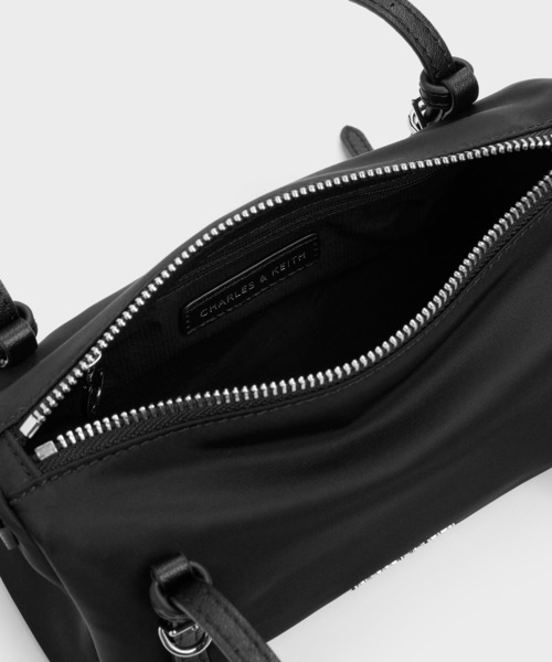 CHARLES & KEITH（チャールズ & キース）の「Levyミニレヴィーナイロン