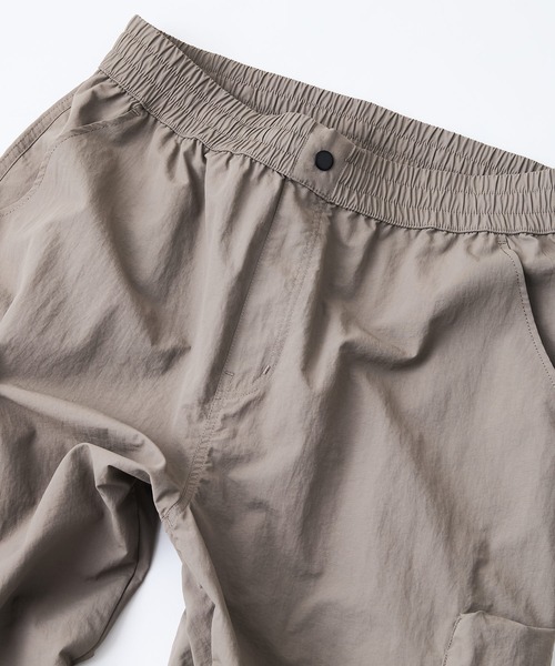 ragged mountain(ラギットマウンテン)の「【RAGGED MOUNTAIN/ラギットマウンテン】 【撥水・UVカット】TAMWORTH/タムワース ナイロン カーゴパンツ 軽量・高耐久 キャンプ・ハイキングに(カーゴパンツ・メンズ・チャコールグレー/ベージュ/ブラック/カーキ・MEDIUM/LARGE/X-LARGE)」の9枚目の写真