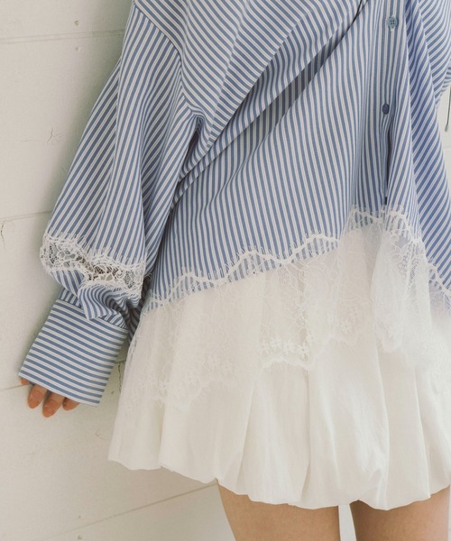 archives（アルシーヴ）の「レースコンビ２ｗａｙオフショルシャツ（シャツ/ブラウス・レディース・ブルー/ロイヤルブルー/ベージュ・MEDIUM）」の14枚目の写真