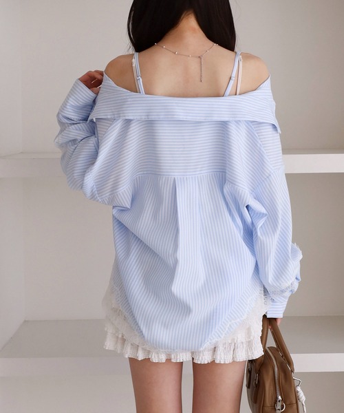 archives（アルシーヴ）の「レースコンビ２ｗａｙオフショルシャツ（シャツ/ブラウス・レディース・ブルー/ロイヤルブルー/ベージュ・MEDIUM）」の5枚目の写真