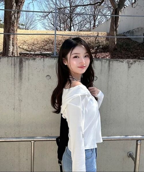 DOLPHIN WAVE APPAREL(ドルフィンウェーブアパレル)の「ドルフィンリブスリムヘンリーネックフードパーカー ホワイト(パーカー・レディース・その他・FREE)」の3枚目の写真