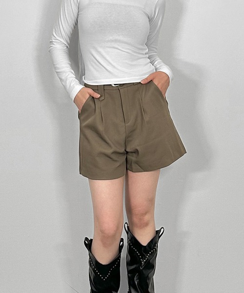 MATU:TA（マトゥータ）の「【きれいめカジュアル】ショートスラックス / ショートパンツ ミニ タックパンツ ハイウエスト スタイルアップ ポケット付き ブラック グレー ブラウン（その他パンツ・レディース・チャコールグレー/ブラック/ブラウン・FREE）」の19枚目の写真