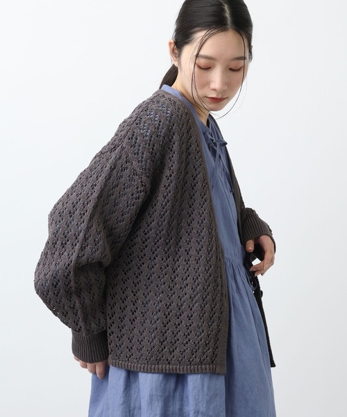 studio CLIP(スタディオクリップ)の「《natural by clip》5ゲージCペーパー透かしカーディガン(カーディガン/ボレロ・レディース・アイボリー/チャコール・FREE)」の4枚目の写真