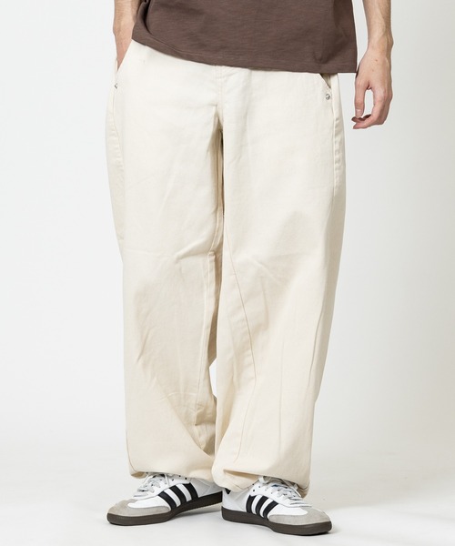 JOHN'S CLOSET(ジョンズクローゼット)の「【50】スナップデザイン バルーンシルエットデニムパンツ/カーブデニム(デニムパンツ・メンズ・ブラック/ブラック系その他/キナリ・LARGE/MEDIUM)」の1枚目の写真