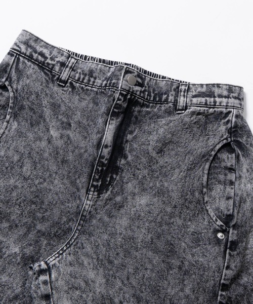 JOHN'S CLOSET(ジョンズクローゼット)の「【50】スナップデザイン バルーンシルエットデニムパンツ/カーブデニム(デニムパンツ・メンズ・ブラック/ブラック系その他/キナリ・LARGE/MEDIUM)」の4枚目の写真