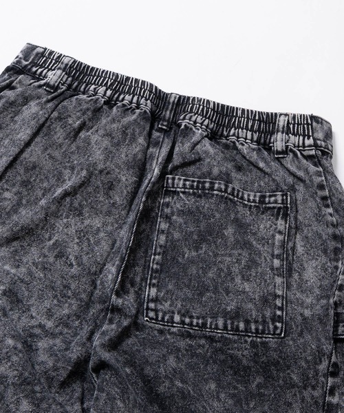 JOHN'S CLOSET(ジョンズクローゼット)の「【50】スナップデザイン バルーンシルエットデニムパンツ/カーブデニム(デニムパンツ・メンズ・ブラック/ブラック系その他/キナリ・LARGE/MEDIUM)」の5枚目の写真