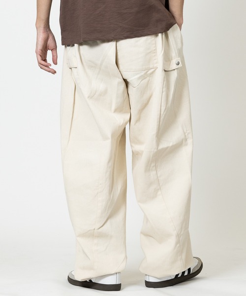 JOHN'S CLOSET(ジョンズクローゼット)の「【50】スナップデザイン バルーンシルエットデニムパンツ/カーブデニム(デニムパンツ・メンズ・ブラック/ブラック系その他/キナリ・LARGE/MEDIUM)」の21枚目の写真