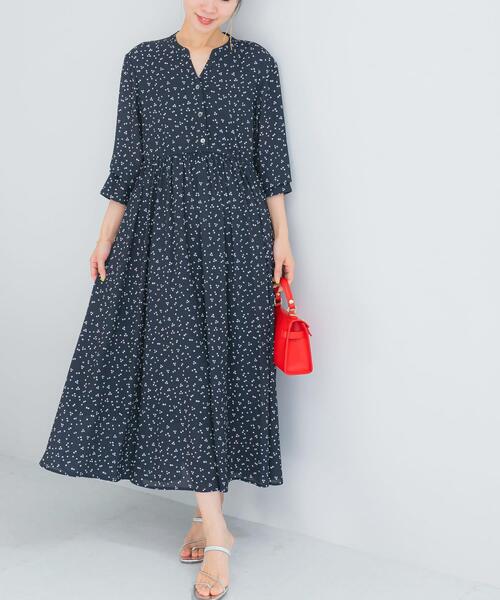 URBAN RESEARCH ROSSO WOMEN(アーバンリサーチ ロッソ)の「『WEB限定』ランダムドットボリュームワンピース(ワンピース・レディース・ネイビー/ブラック・FREE)」の3枚目の写真