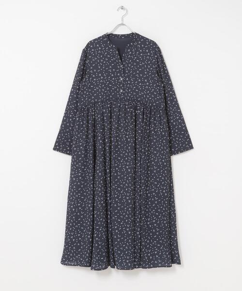 URBAN RESEARCH ROSSO WOMEN(アーバンリサーチ ロッソ)の「『WEB限定』ランダムドットボリュームワンピース(ワンピース・レディース・ネイビー/ブラック・FREE)」の9枚目の写真