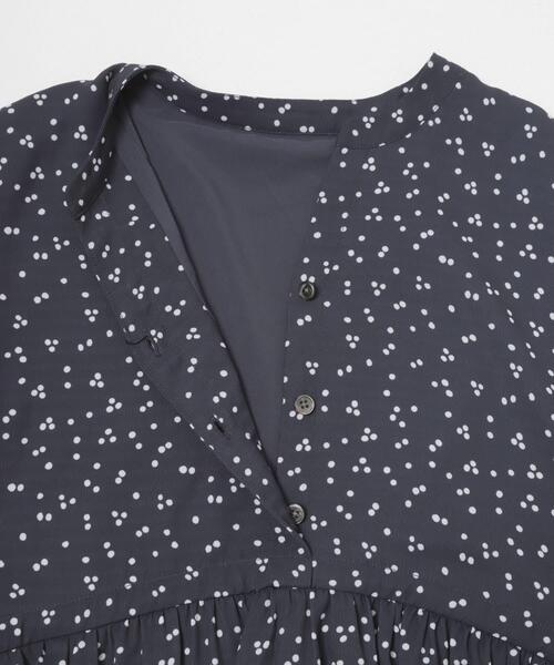 URBAN RESEARCH ROSSO WOMEN(アーバンリサーチ ロッソ)の「『WEB限定』ランダムドットボリュームワンピース(ワンピース・レディース・ネイビー/ブラック・FREE)」の10枚目の写真